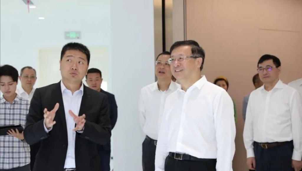 上海市委常委、常務副市長陳寅一行走訪調研明略科技